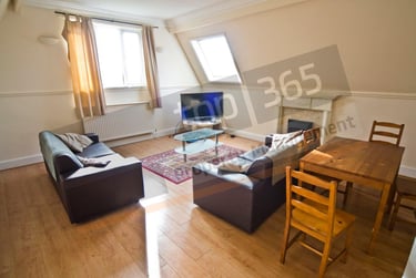 3 bed flat, 4 South Road, Lenton, Nottingham, NG71EB - Image 3
